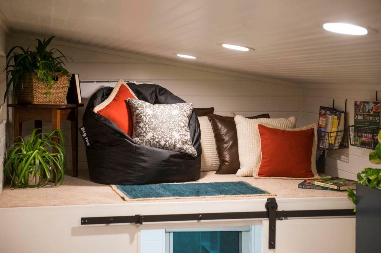 Montana Escape Elegant Tiny House In Waco Near Magnolia Villa Exterior photo