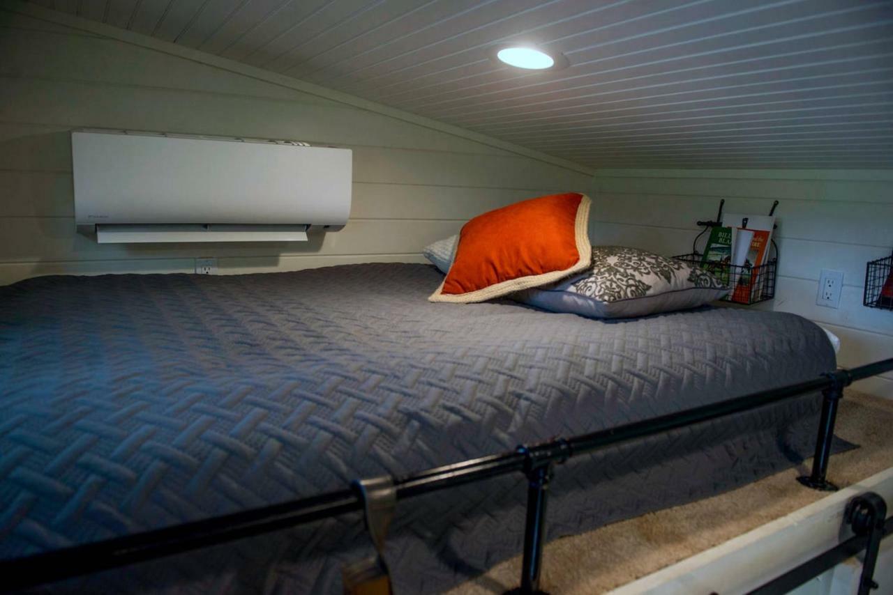 Montana Escape Elegant Tiny House In Waco Near Magnolia Villa Exterior photo