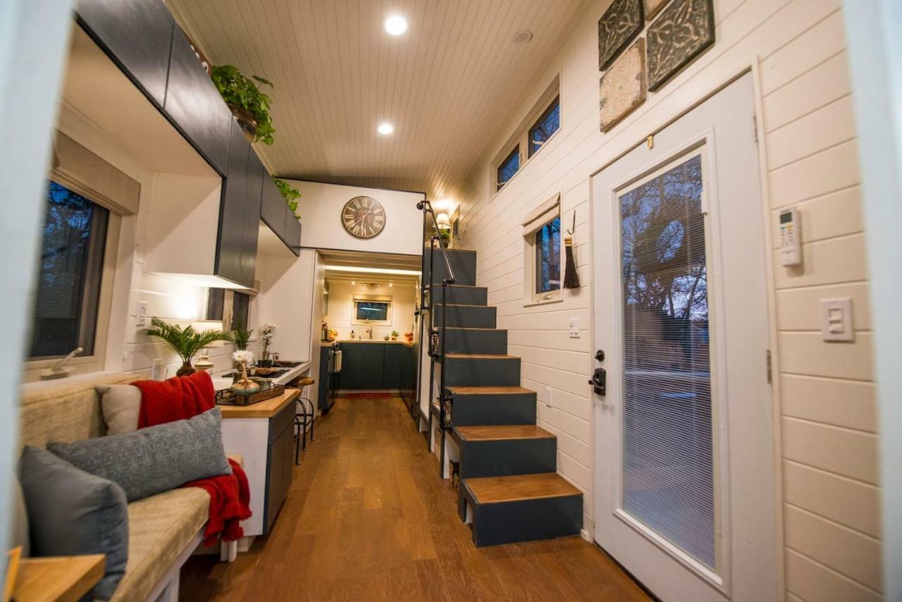 Montana Escape Elegant Tiny House In Waco Near Magnolia Villa Exterior photo