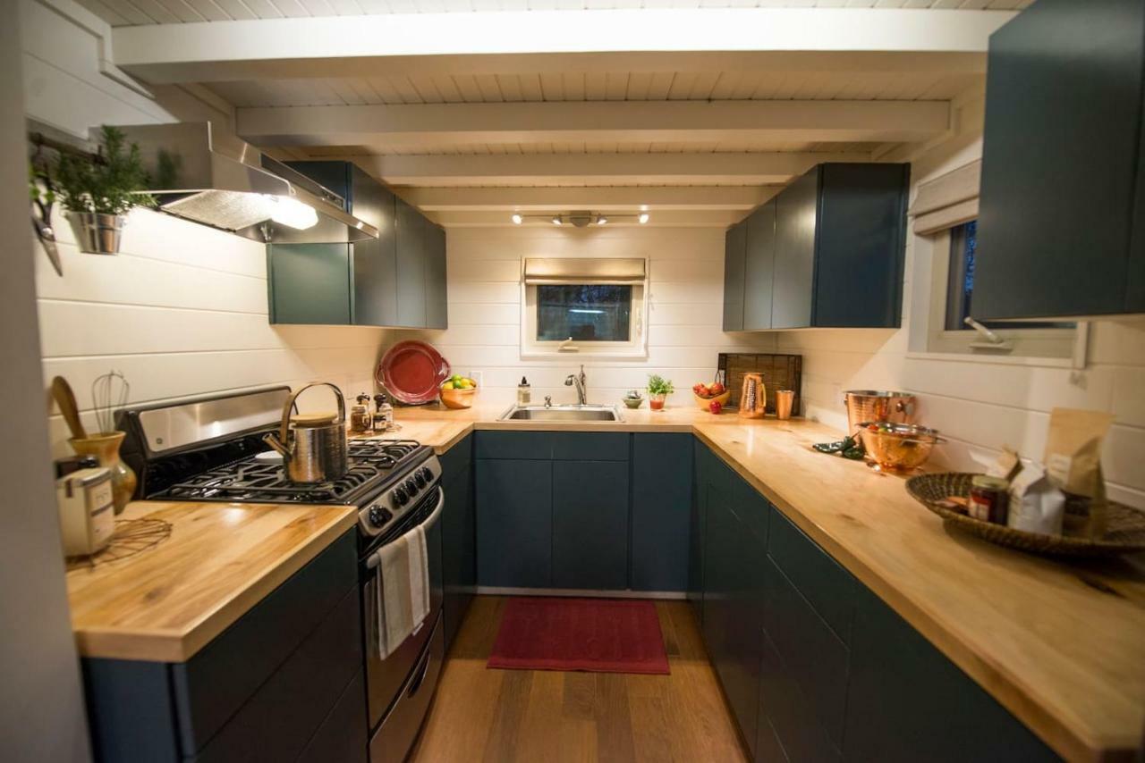 Montana Escape Elegant Tiny House In Waco Near Magnolia Villa Exterior photo